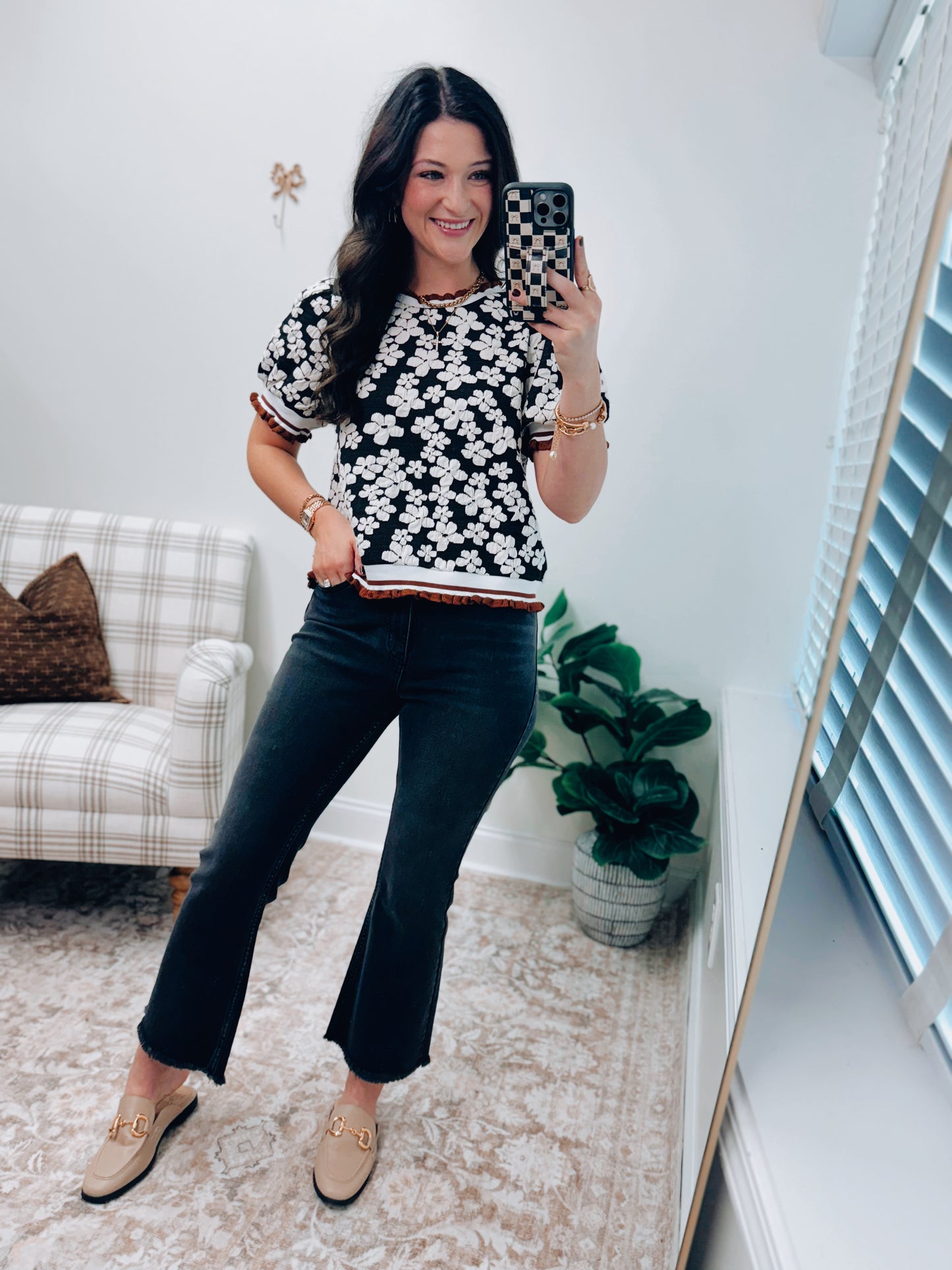 Flower Embossing Puff Sleeve Knit Top