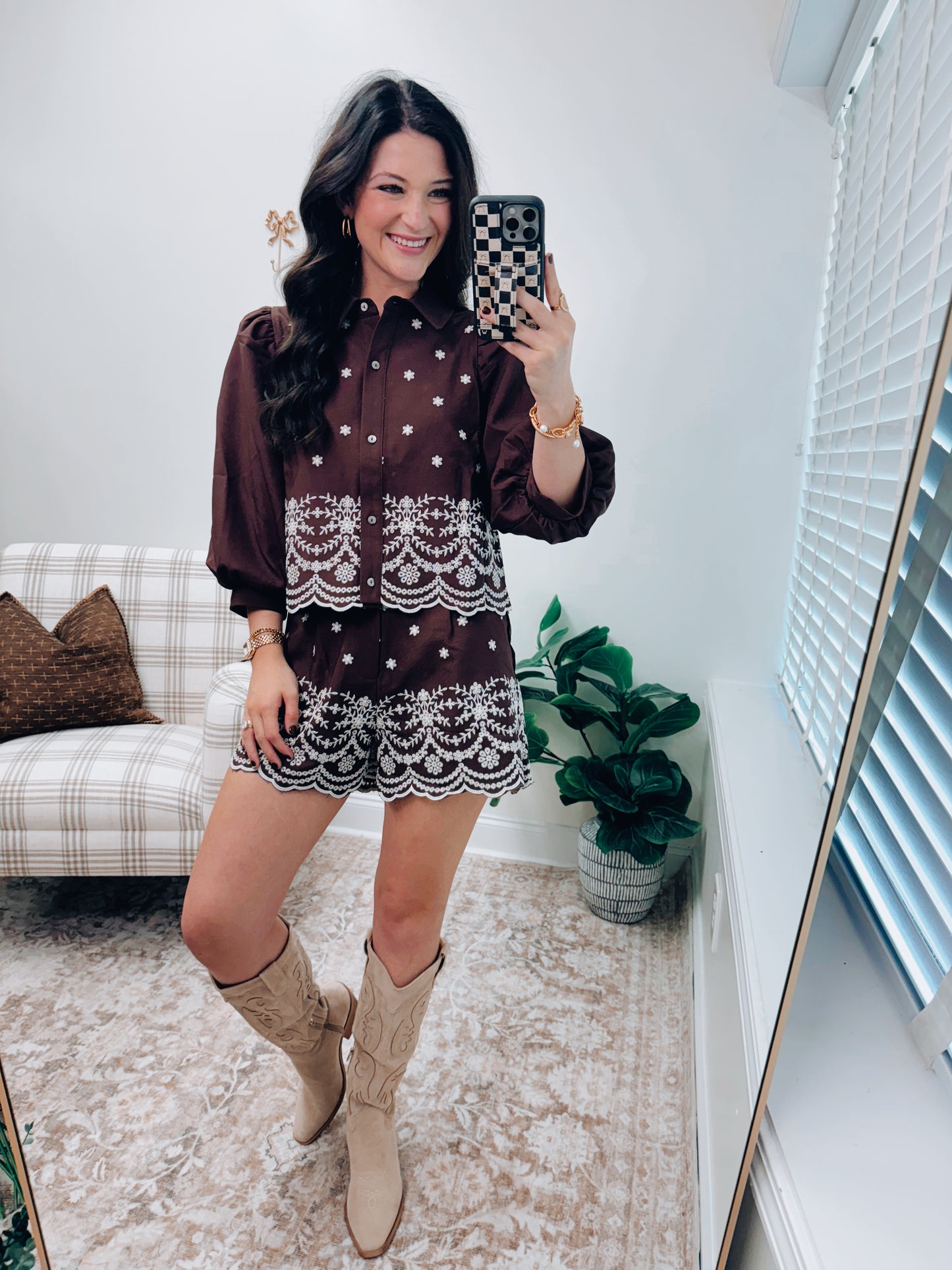 Rhodes Embroidered Puff Top