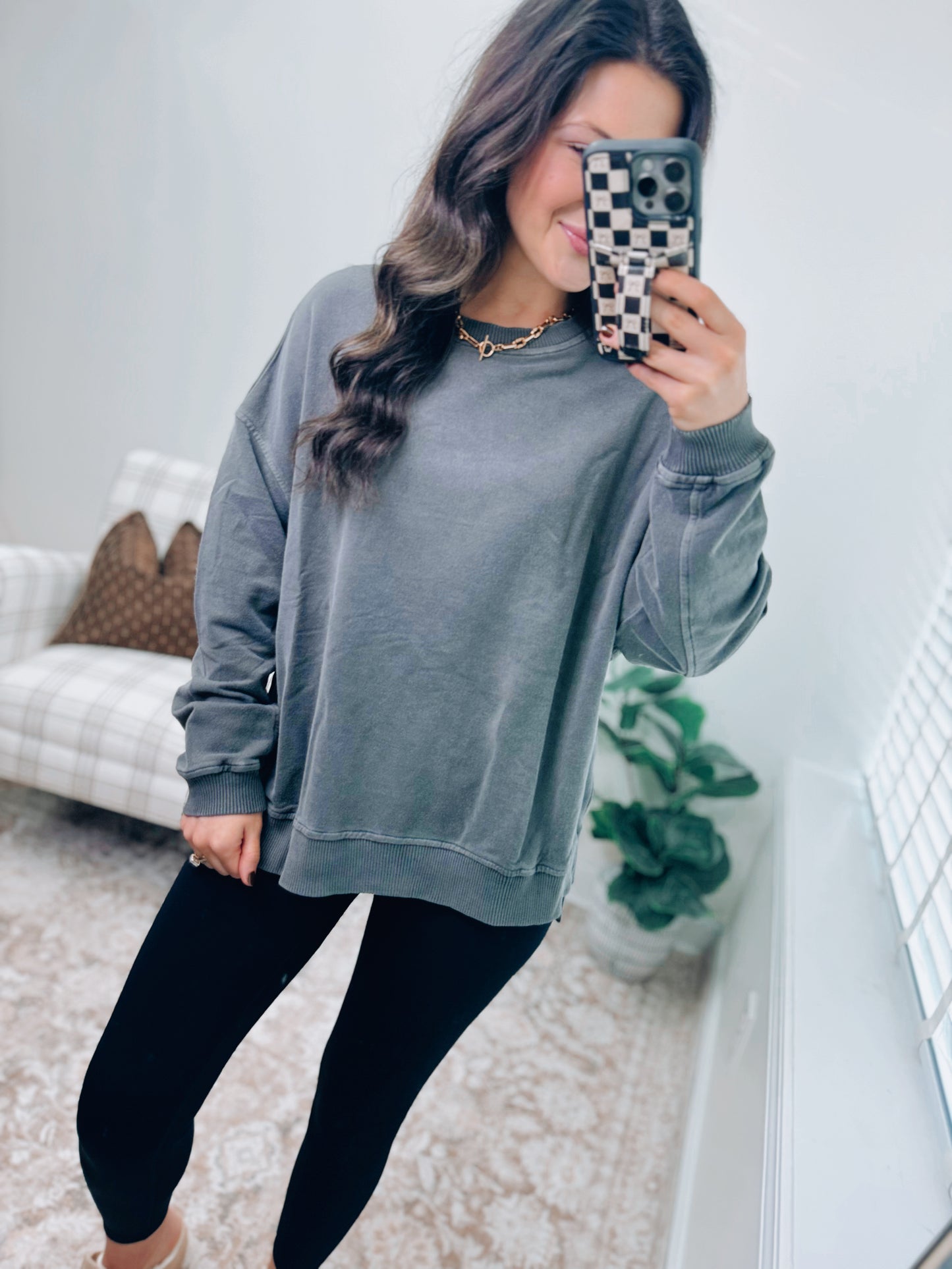 CURVY | DOORBUSTER Washed Light-Weight Crewneck - Black