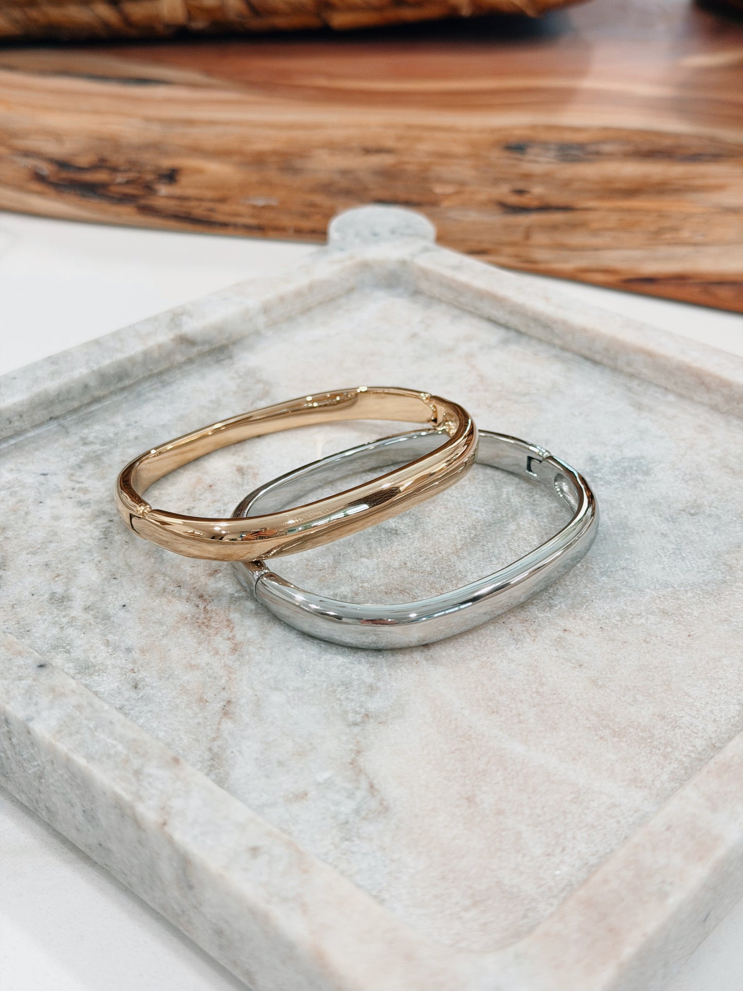 Nelli 18k Gold Plated Chunky Bangle