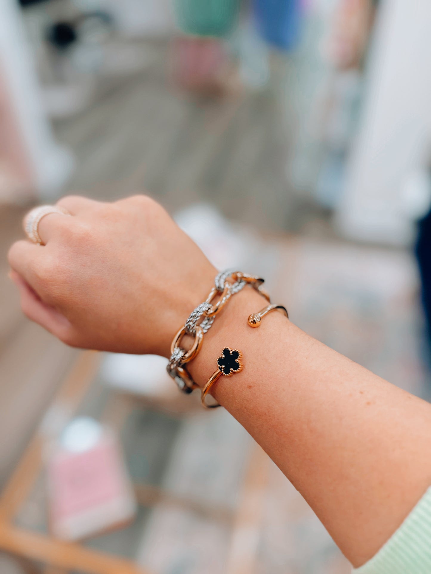 Flower Cuff Bracelet - Black