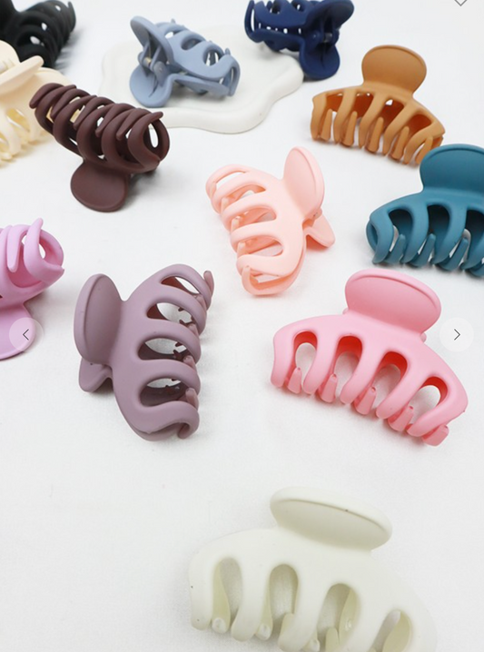 Tina Matte Medium Hair Clip