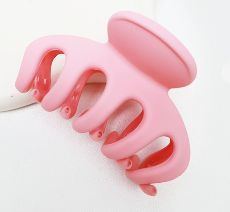 Tina Matte Medium Hair Clip
