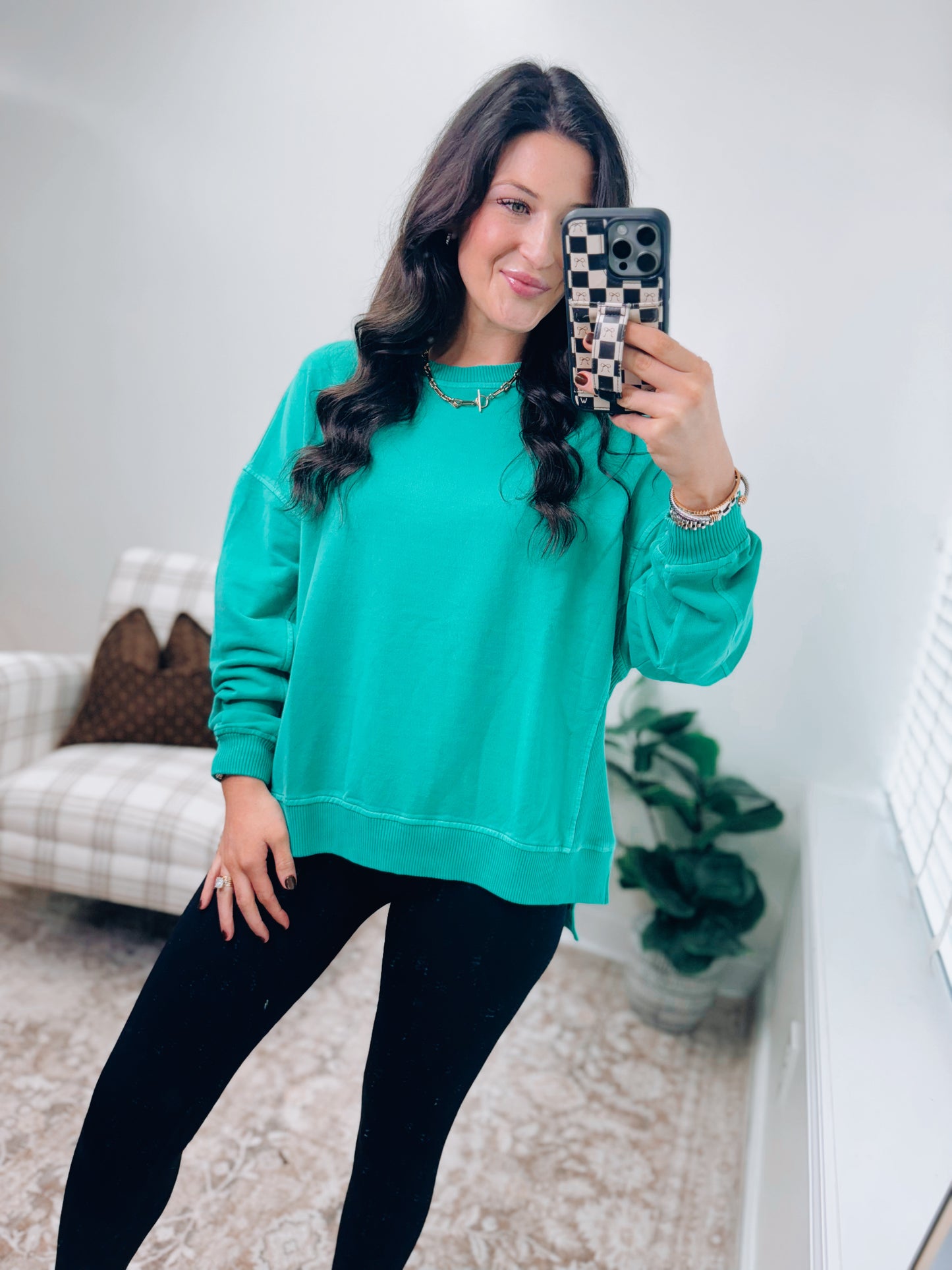 CURVY | DOORBUSTER Washed Light-Weight Crewneck - Green