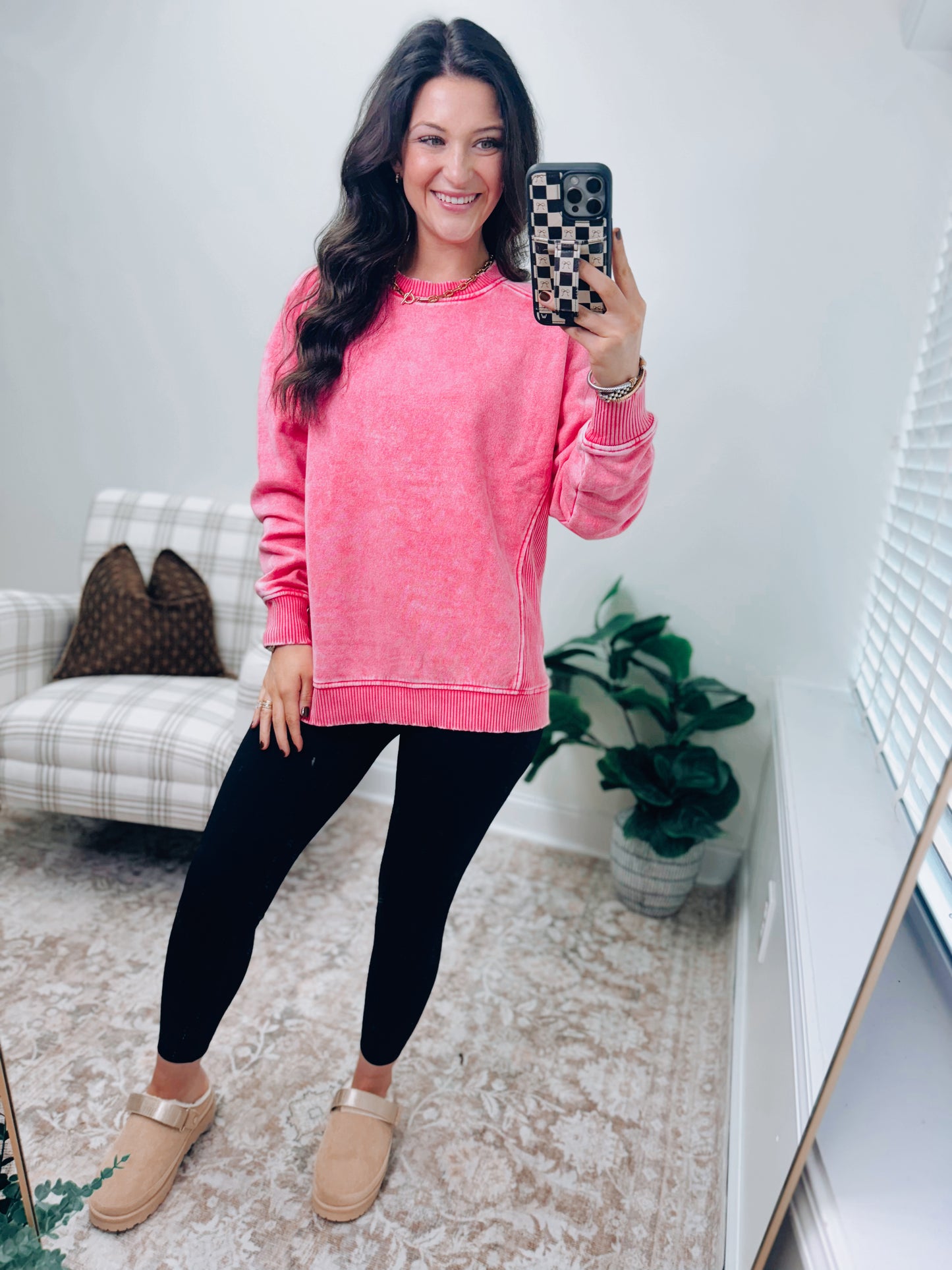 CURVY | DOORBUSTER Mineral Wash Sweatshirt Crew - Fuschia