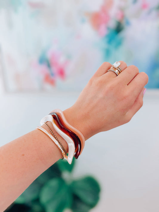 Retro Classic Wave Acrylic Bangle Set