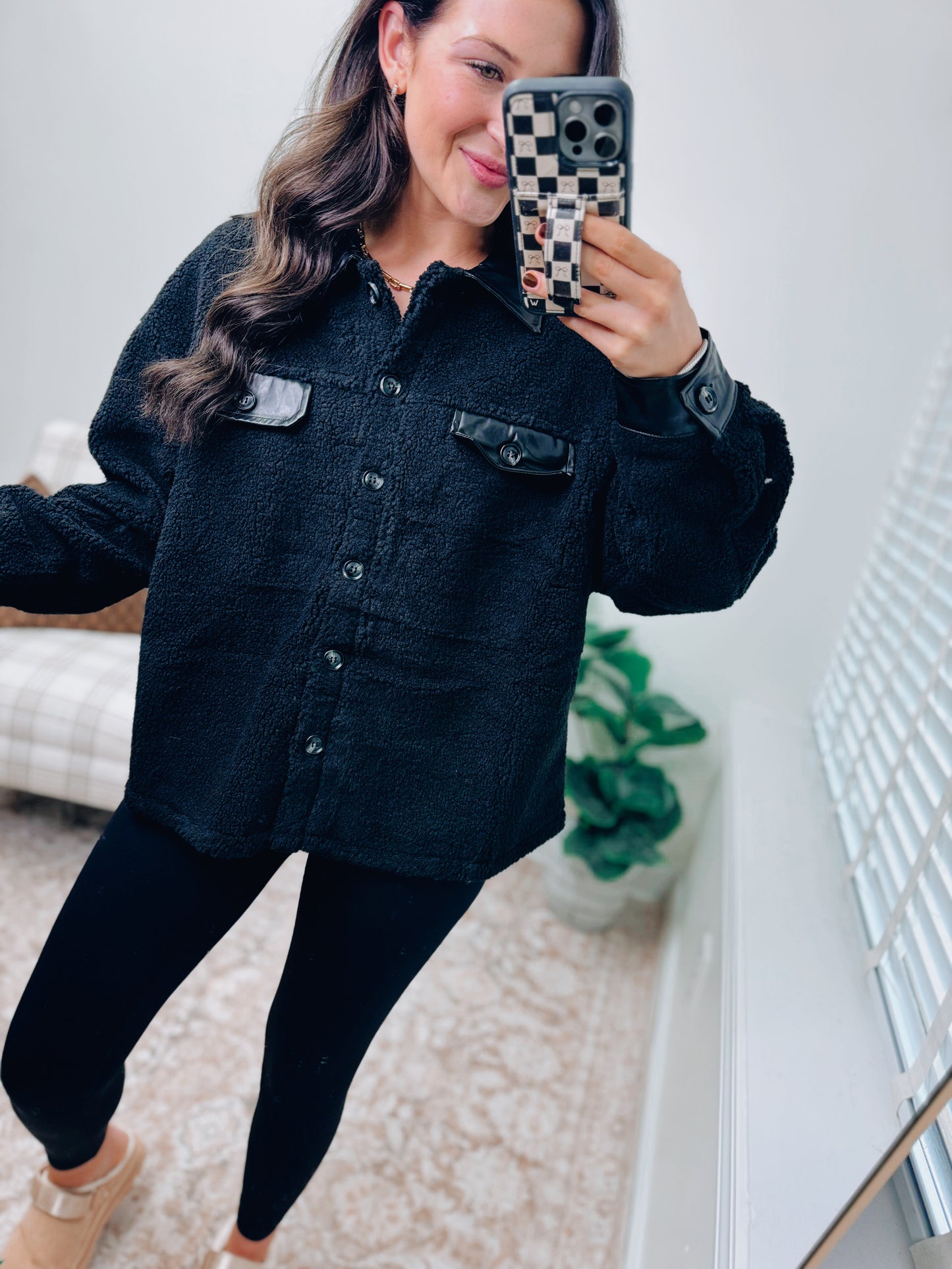 DOORBUSTER Teddy Shacket - Black