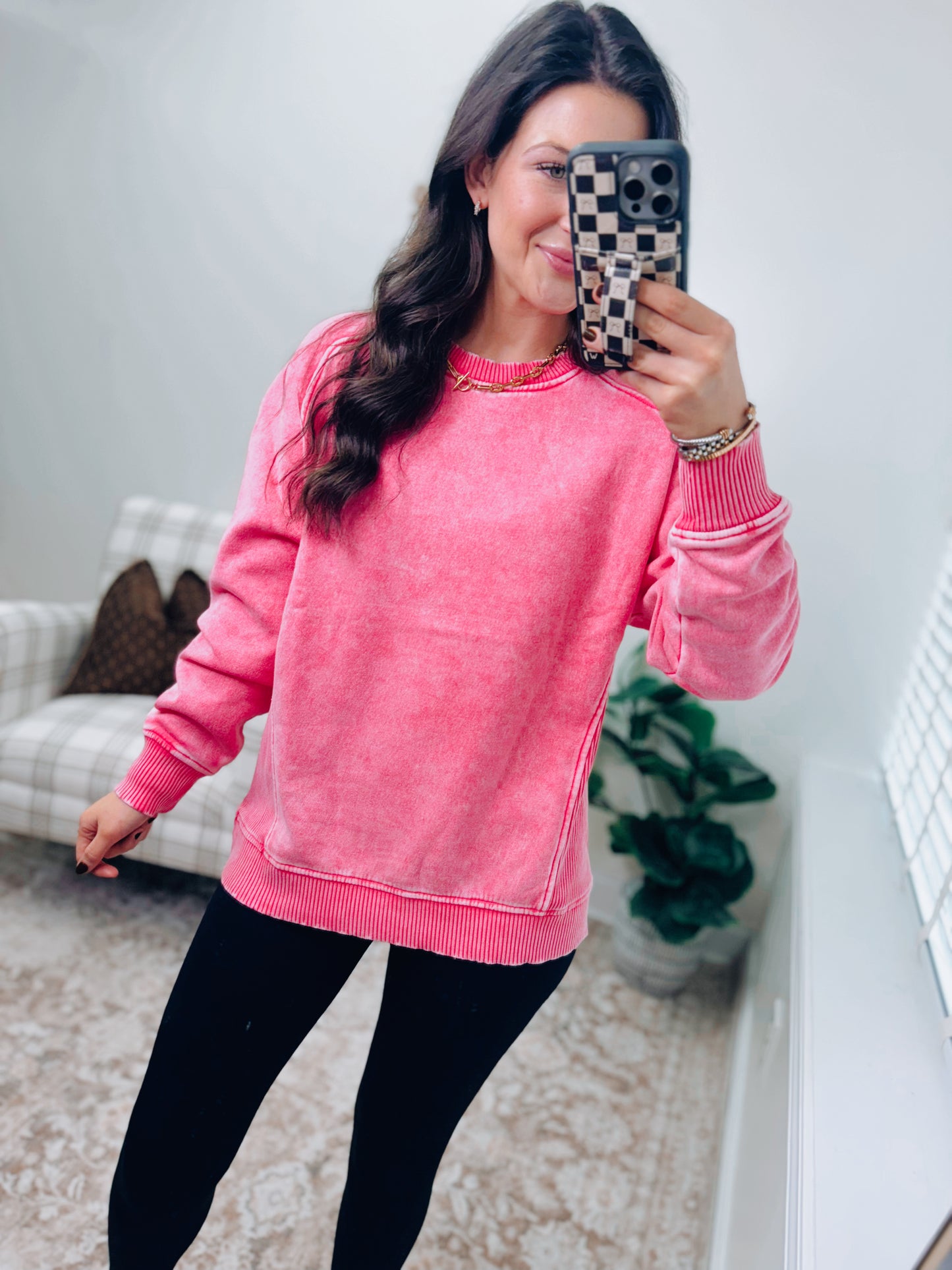 CURVY | DOORBUSTER Mineral Wash Sweatshirt Crew - Fuschia