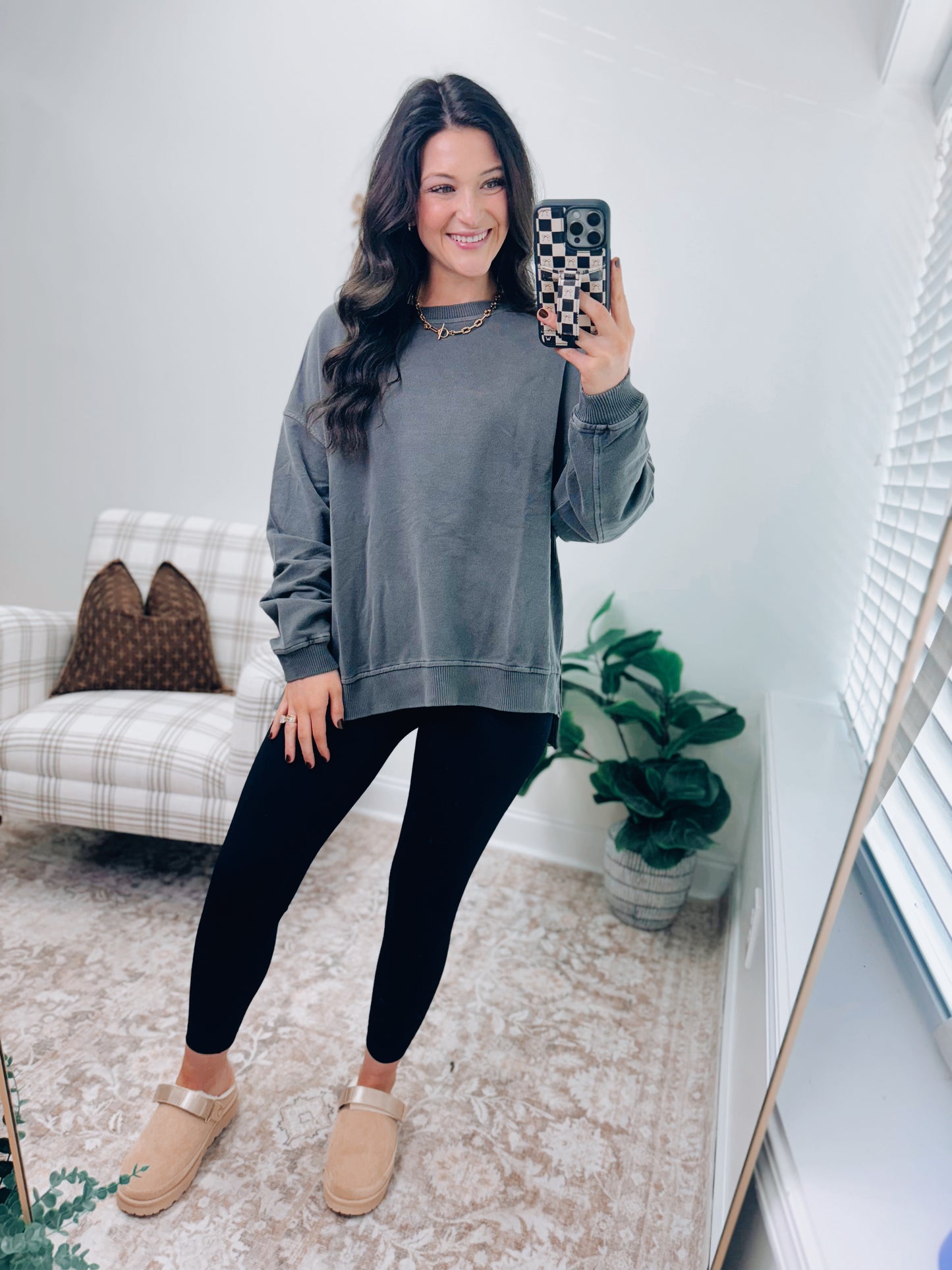 CURVY | DOORBUSTER Washed Light-Weight Crewneck - Black