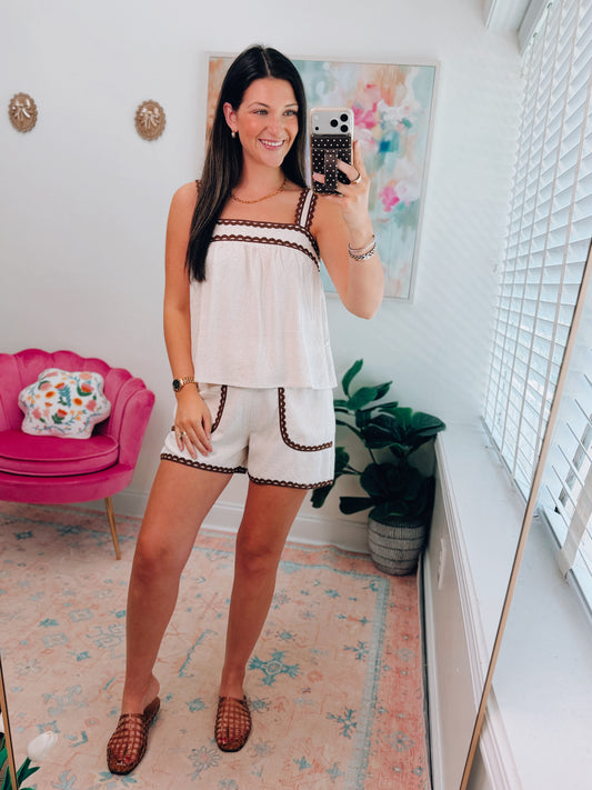 Contrast Stitched Scalloped Linen Set