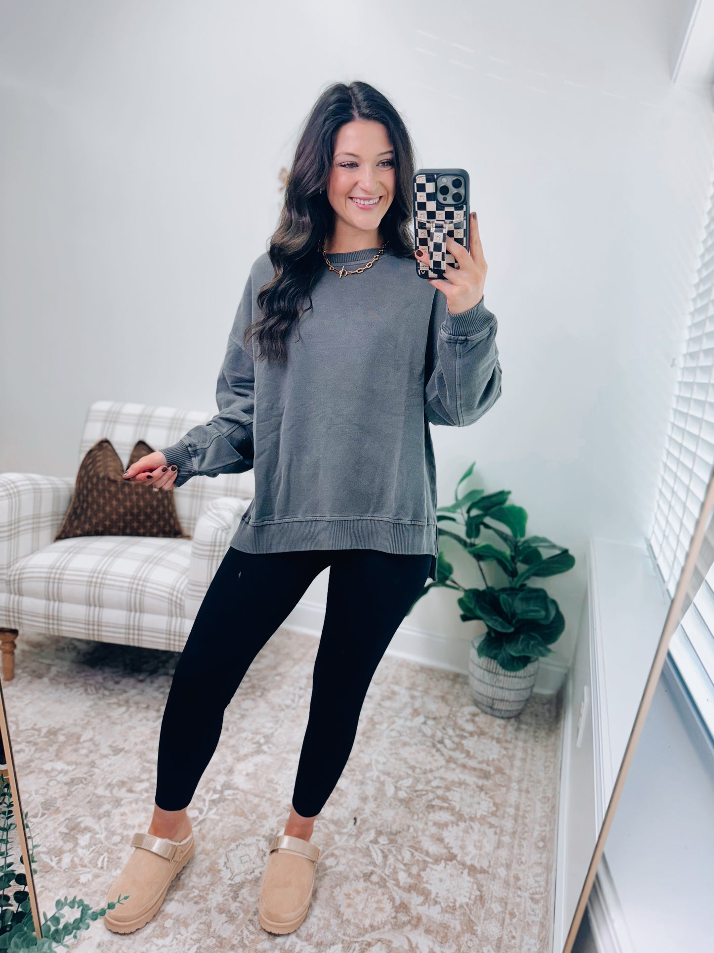 CURVY | DOORBUSTER Washed Light-Weight Crewneck - Black