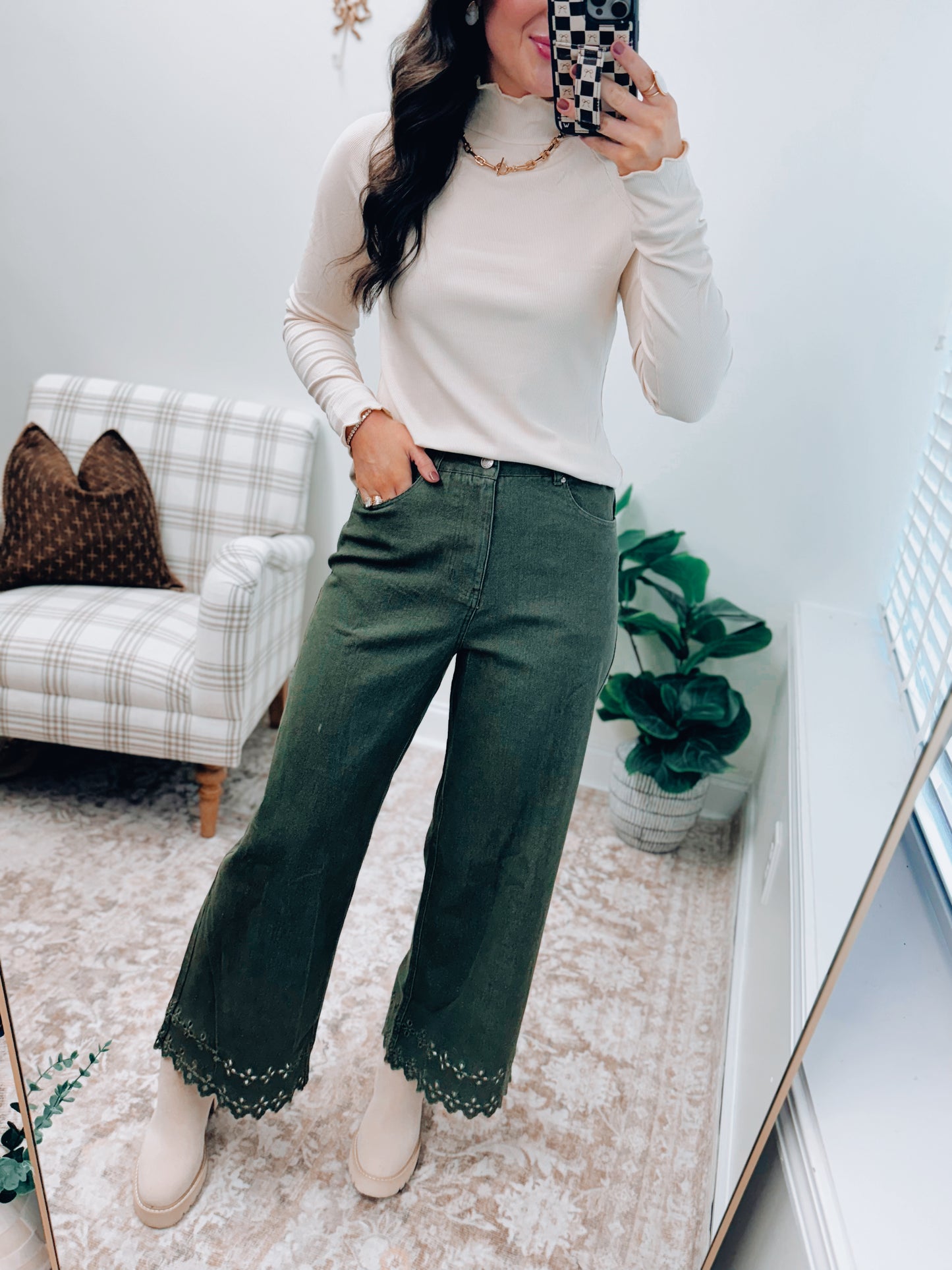 CURVY Olive Embroider Scallop Denim