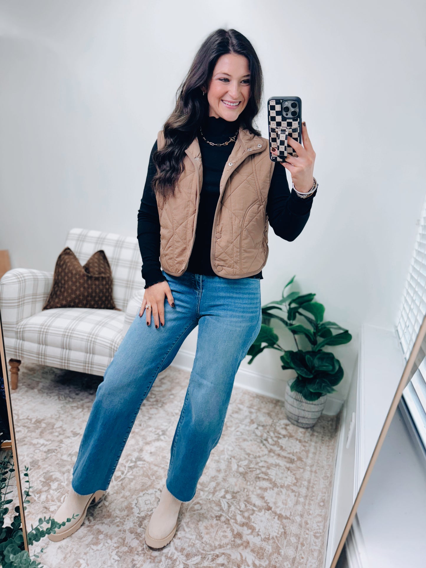 DOORBUSTER Snap Button Puffer Vest - Black