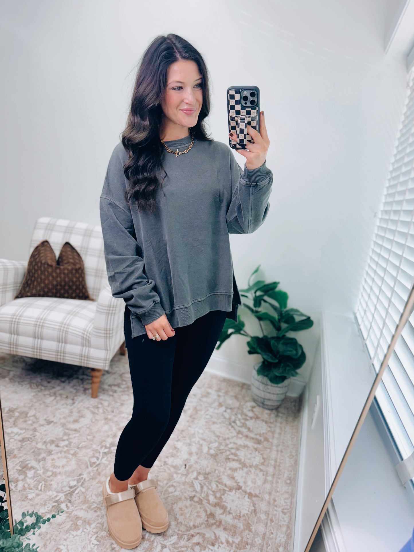 CURVY | DOORBUSTER Washed Light-Weight Crewneck - Black