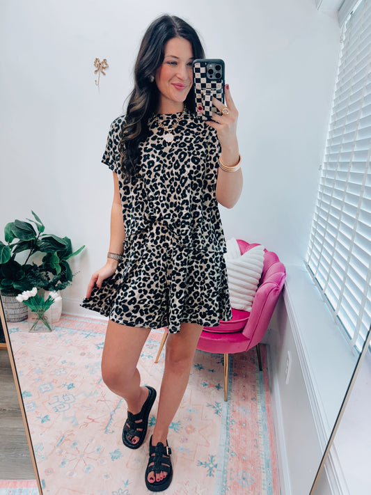 Comfy Casual Leopard Shorts Set
