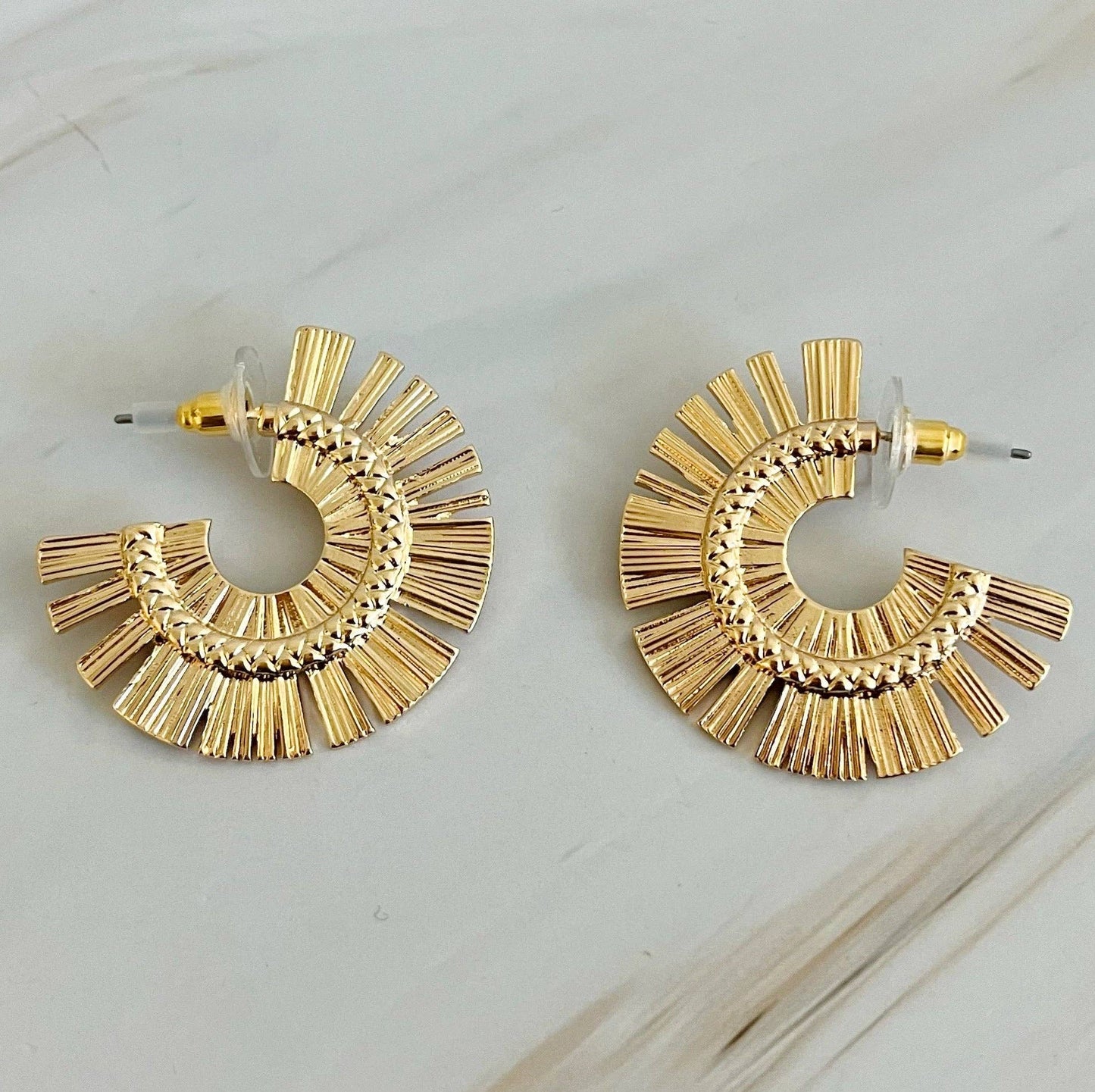 Sunburst Beauty Hoop Earrings - Gold