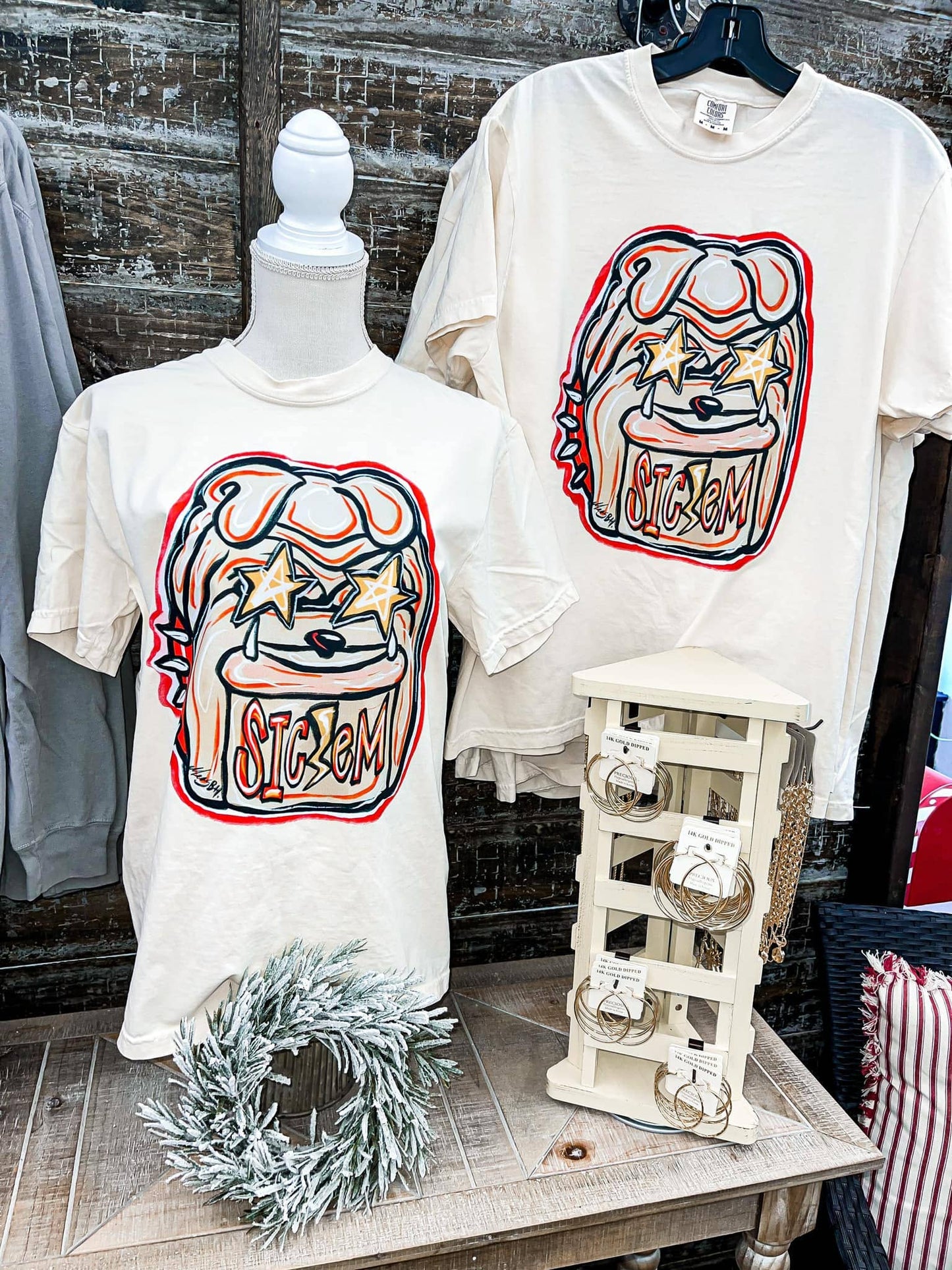 Sic em- Star Eyes Tee
